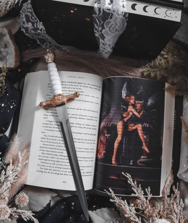A Court of Mist and Fury Page Overlays™